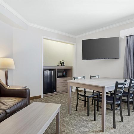 Best Western Plus Windjammer Inn & Conference Center Burlington Dış mekan fotoğraf