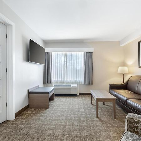 Best Western Plus Windjammer Inn & Conference Center Burlington Dış mekan fotoğraf